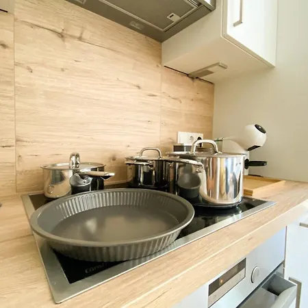 310 Lux Furnished Flat * Beaufort