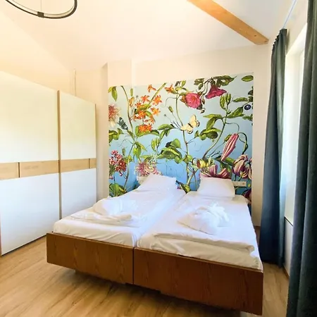 310 Lux Furnished Flat * Beaufort